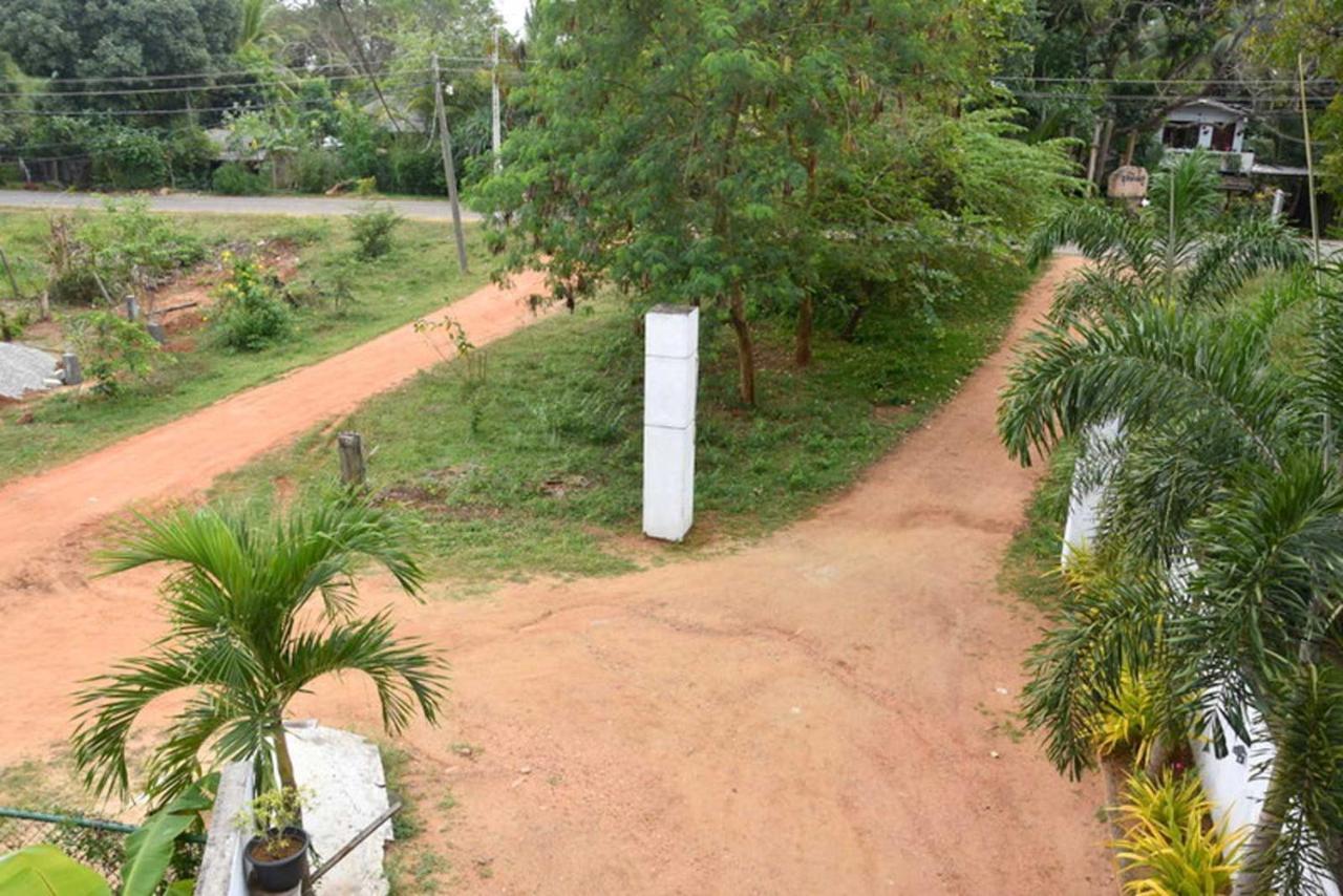 Thinaya Lake Resort أنرادابورام المظهر الخارجي الصورة