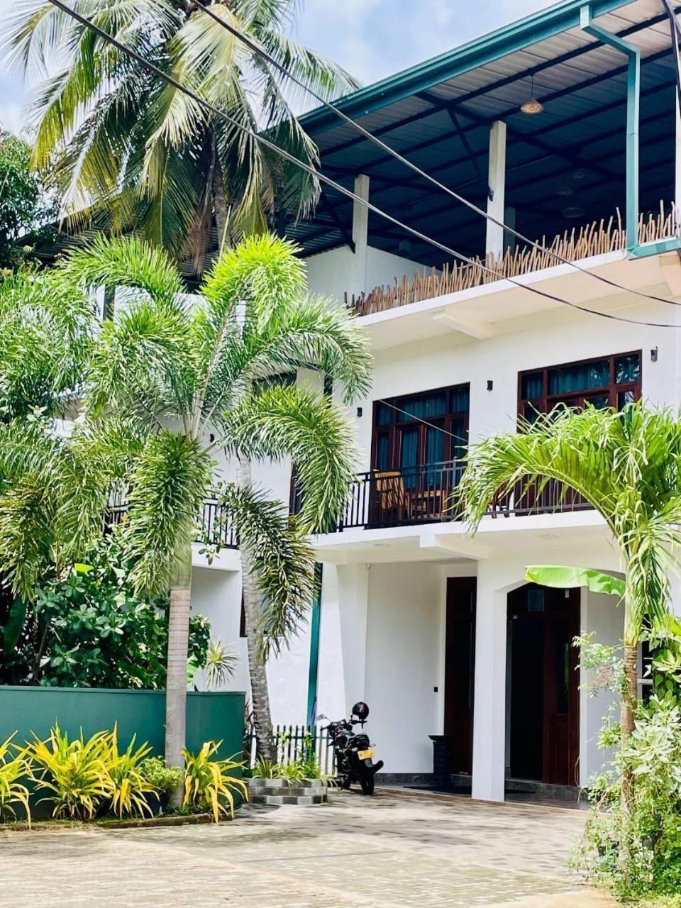 Thinaya Lake Resort أنرادابورام المظهر الخارجي الصورة