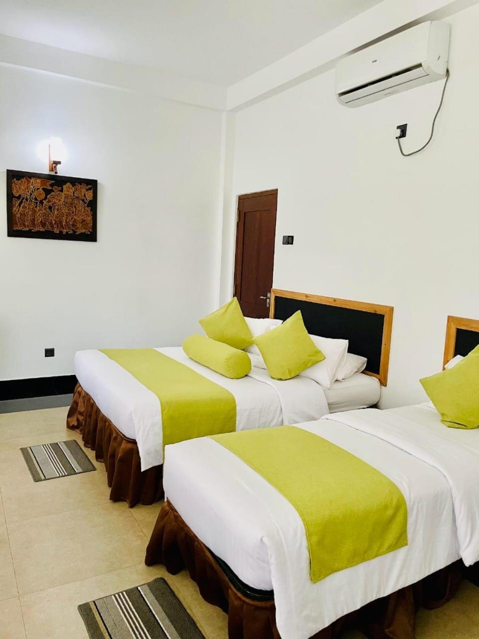 Thinaya Lake Resort أنرادابورام المظهر الخارجي الصورة